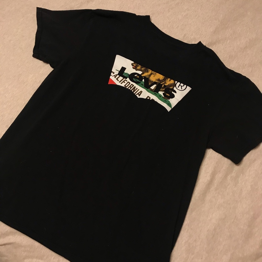 Levi’s tshirt